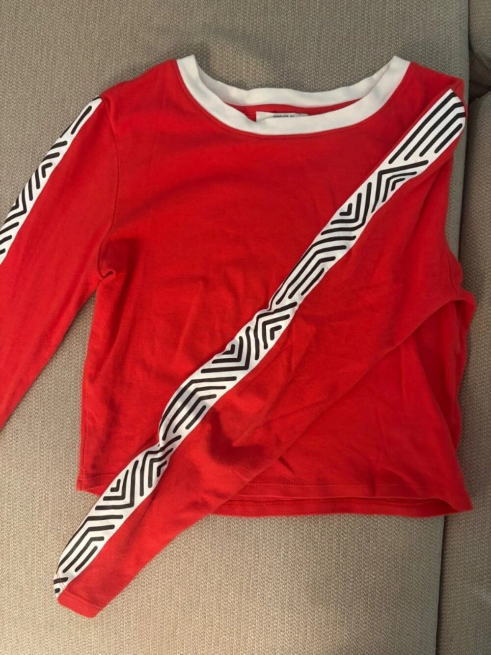 Women's Red Long Sleeve Contrast Trim Top Size M
